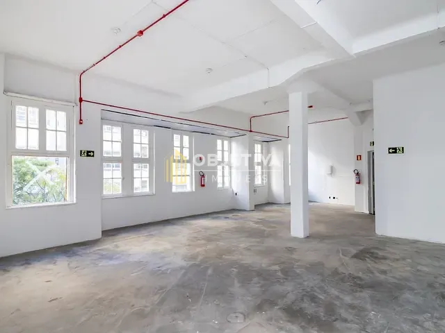 Loja 1 quarto e 3 banheiros, para alugar, no bairro Centro Histórico em Porto Alegre
