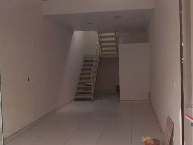 Loja à venda, no bairro São Lourenço em Curitiba