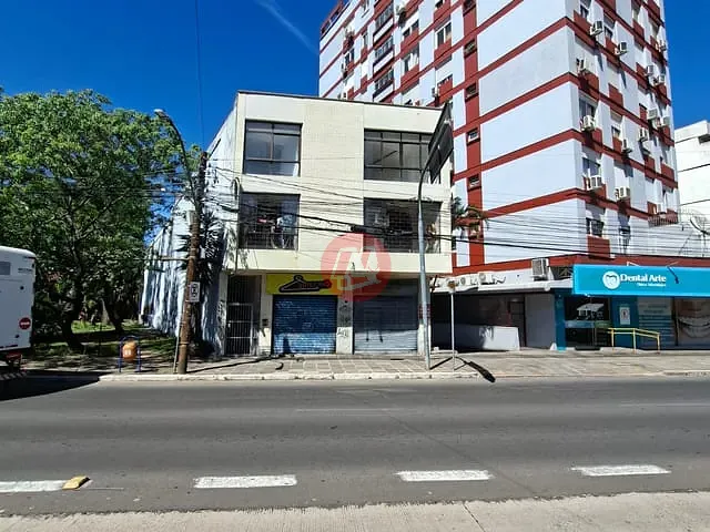 Loja com 74m², para alugar, no bairro Santa Cecília em Porto Alegre