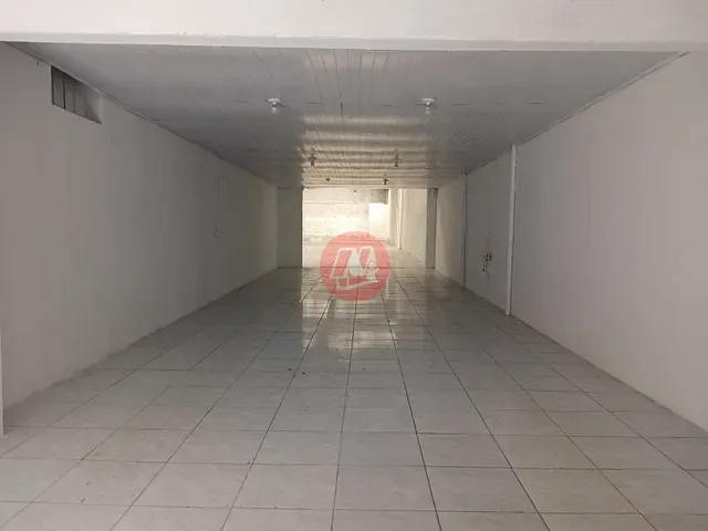 Loja com 382m², à venda, no bairro Azenha em Porto Alegre