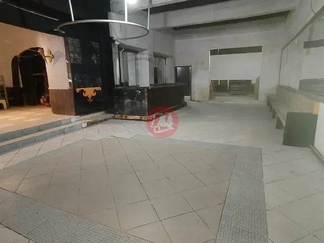 Loja com 650m², para alugar, no bairro Floresta em Porto Alegre