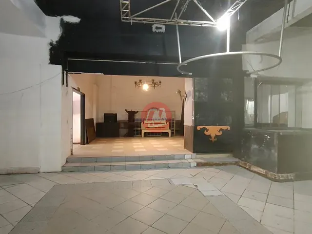Loja com 650m², para alugar, no bairro Floresta em Porto Alegre