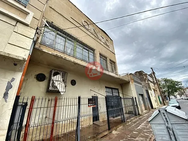 Loja com 468m², para alugar, no bairro Floresta em Porto Alegre