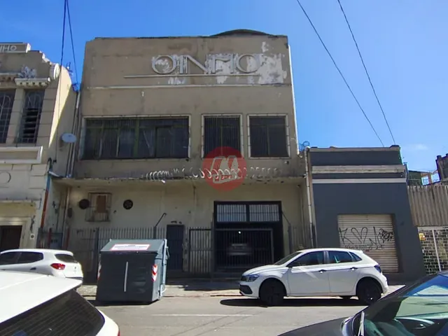 Loja com 468m², para alugar, no bairro Floresta em Porto Alegre