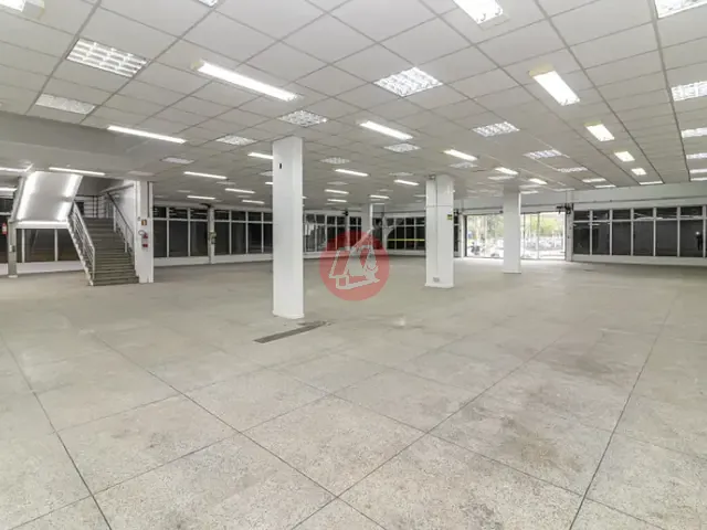 Loja com 1600m², para alugar, no bairro Floresta em Porto Alegre