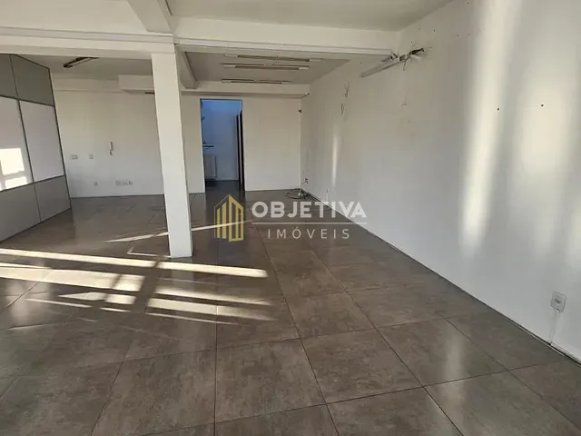Loja para alugar, no bairro Navegantes em Porto Alegre