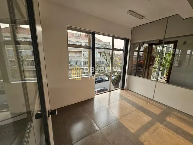 Loja para alugar, no bairro Navegantes em Porto Alegre