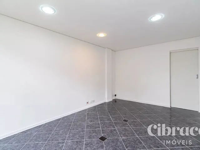 Loja para alugar, no bairro Bom Retiro em Curitiba