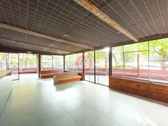 Loja com 100m², para alugar, no bairro Rio Branco em Porto Alegre