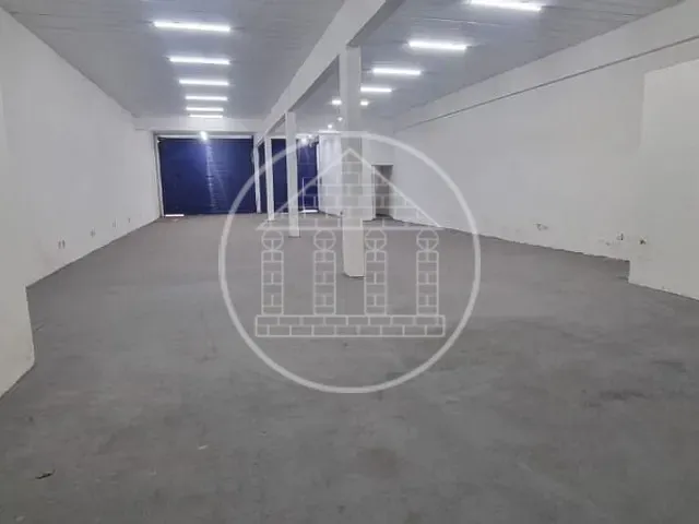 Loja com 250m², para alugar, no bairro Jardim da Pedreira em São Paulo