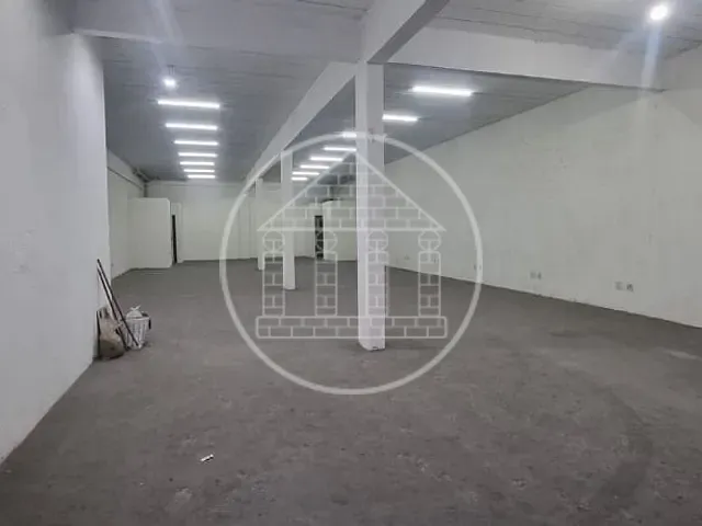 Loja com 250m², para alugar, no bairro Jardim da Pedreira em São Paulo