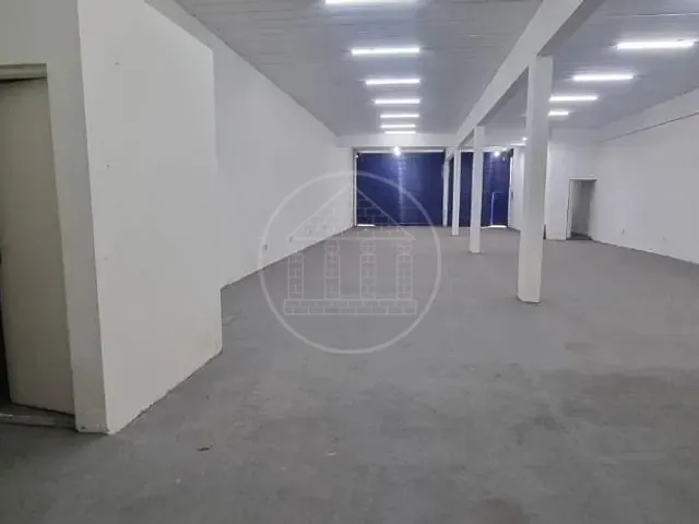 Loja com 250m², para alugar, no bairro Jardim da Pedreira em São Paulo