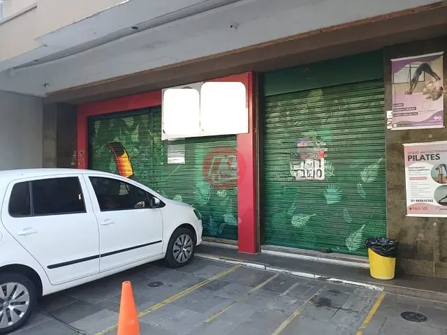 Loja com 420m², para alugar, no bairro Floresta em Porto Alegre