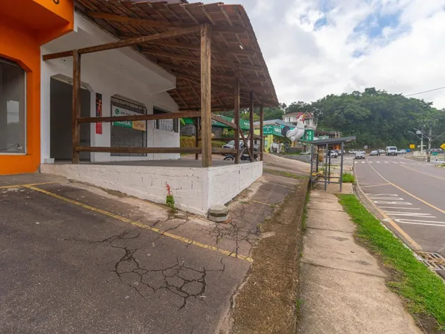 Loja para alugar, no bairro Ferraria em Campo Largo