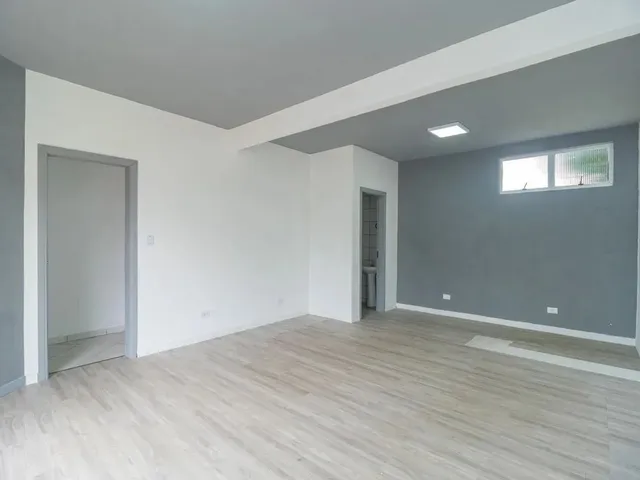 Loja para alugar, no bairro Campo Comprido em Curitiba