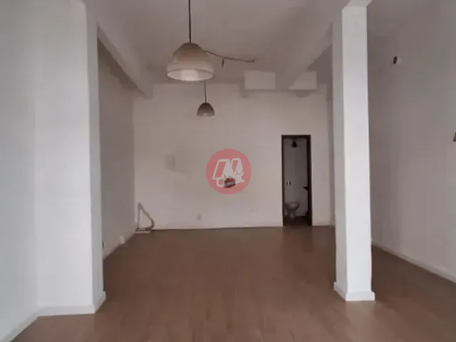 Loja com 52m², à venda ou para alugar, no bairro Centro Histórico em Porto Alegre