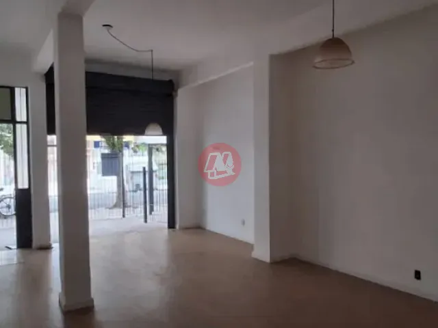Loja com 52m², à venda ou para alugar, no bairro Centro Histórico em Porto Alegre