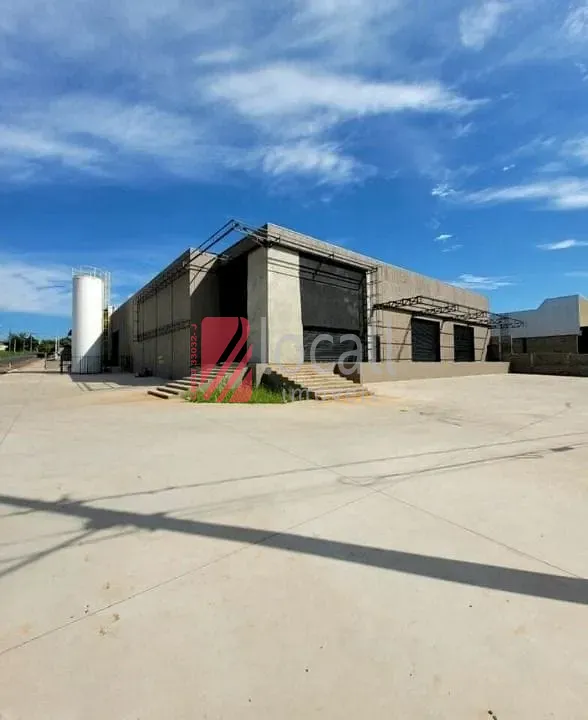 Loja / Salão / Ponto Comercial  para aluguel, 1300m² — foto 1 de 3