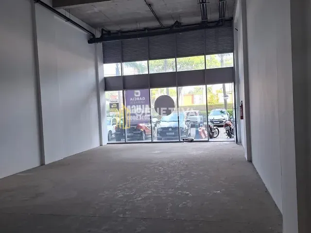 Loja com 200m², à venda ou para alugar, no bairro São Sebastião em Porto Alegre