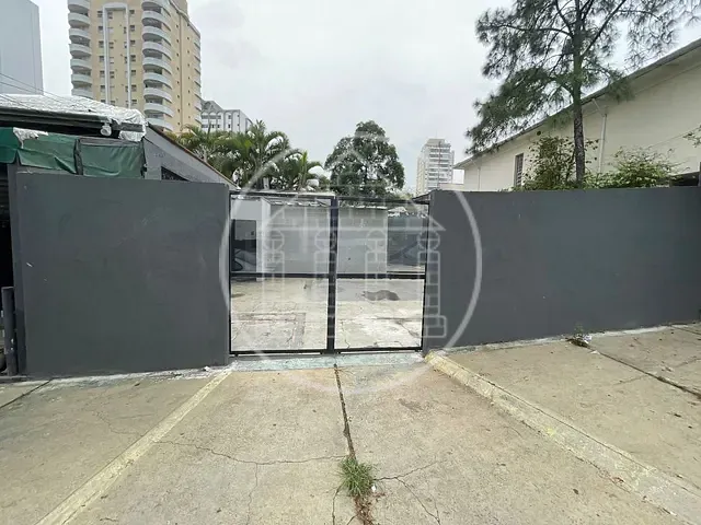 Loja com 338m², para alugar, no bairro Campo Belo em São Paulo