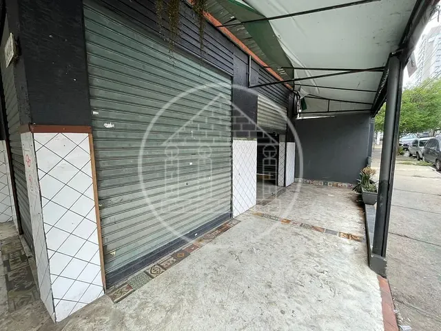Loja com 338m², para alugar, no bairro Campo Belo em São Paulo