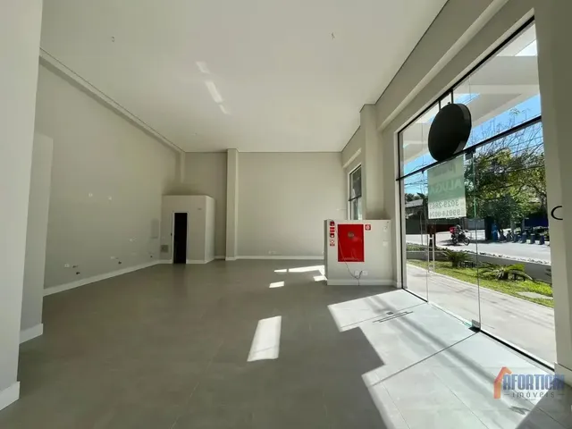 Loja para alugar, no bairro Cristo Rei em Curitiba