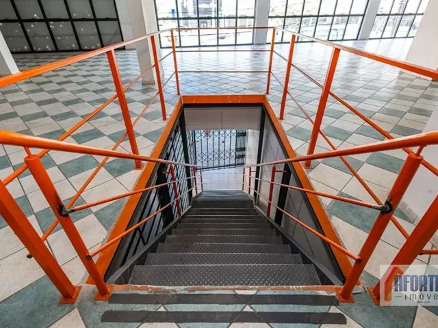 Loja para alugar, no bairro Portão em Curitiba