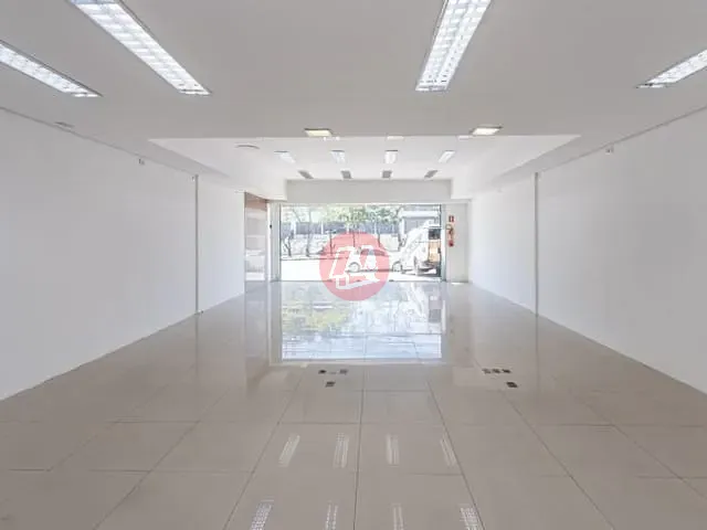 Loja com 156m², para alugar, no bairro Partenon em Porto Alegre