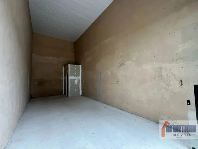 Loja para alugar, no bairro Xaxim em Curitiba