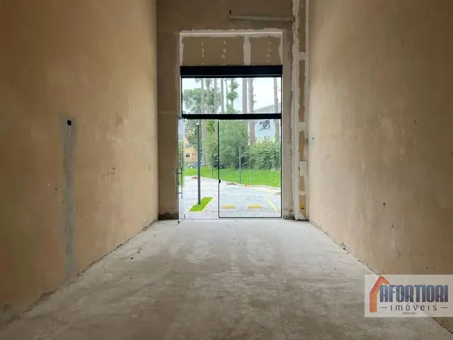 Loja para alugar, no bairro Xaxim em Curitiba