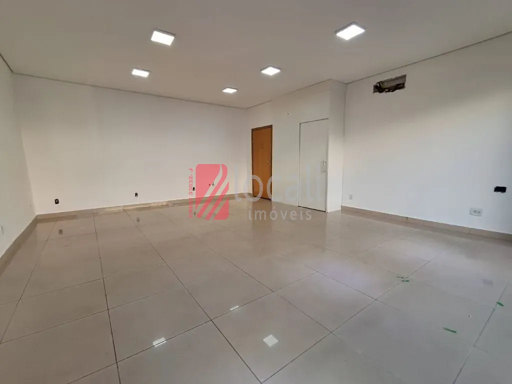 Loja / Salão / Ponto Comercial  para aluguel, 45m² — foto 2 de 6