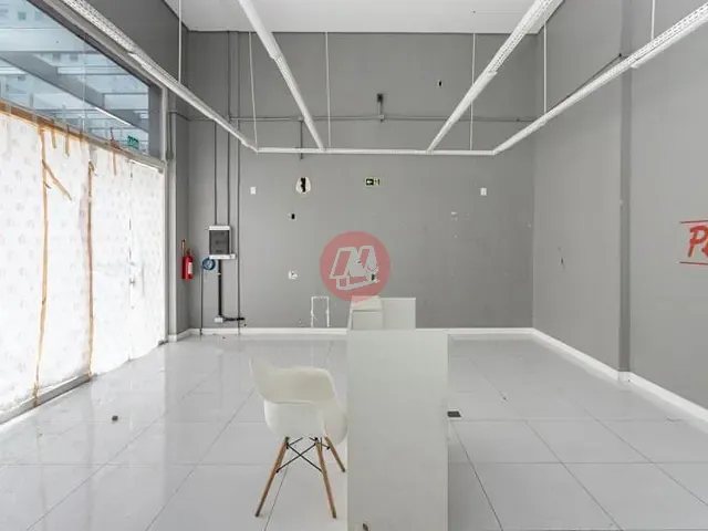 Loja com 45m², para alugar, no bairro Praia de Belas em Porto Alegre