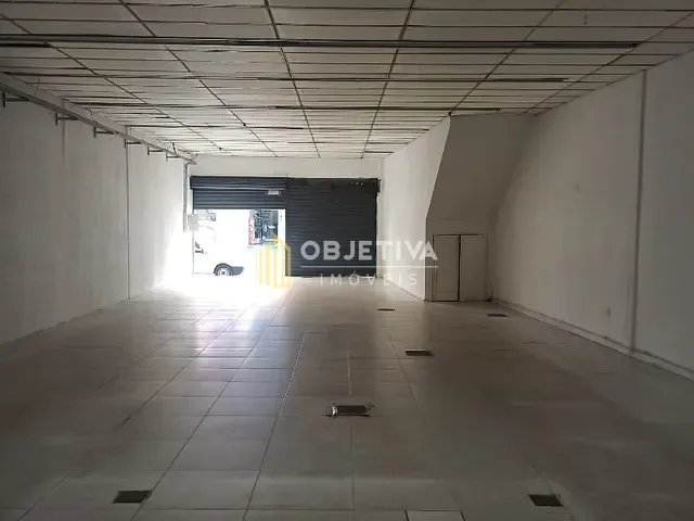 Sala com 200m², para alugar, no bairro São Geraldo em Porto Alegre