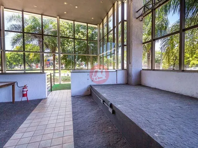 Loja com 410m², para alugar, no bairro Tristeza em Porto Alegre