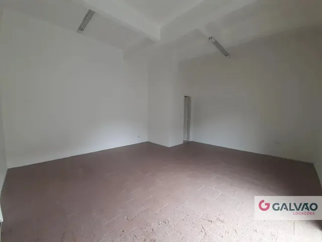 Loja para alugar, no bairro Prado Velho em Curitiba