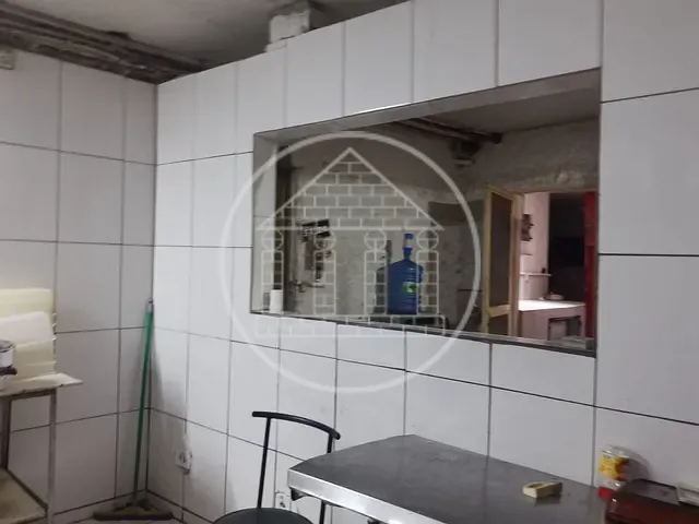Loja com 180m², para alugar, no bairro Interlagos em São Paulo
