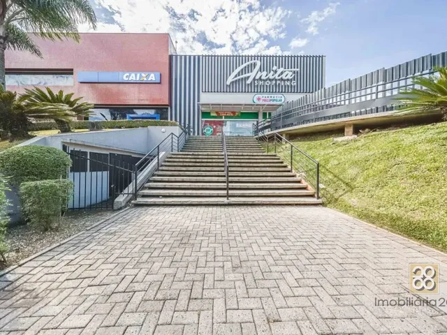 Loja para alugar, no bairro São Lourenço em Curitiba