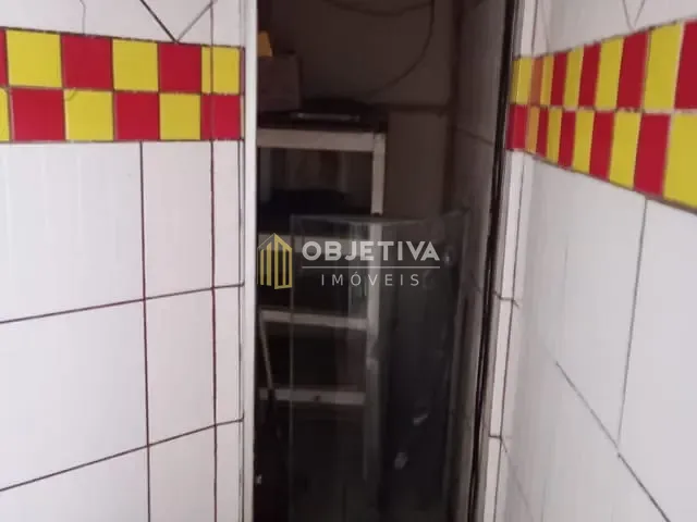 Loja à venda, no bairro Santa Maria Goretti em Porto Alegre