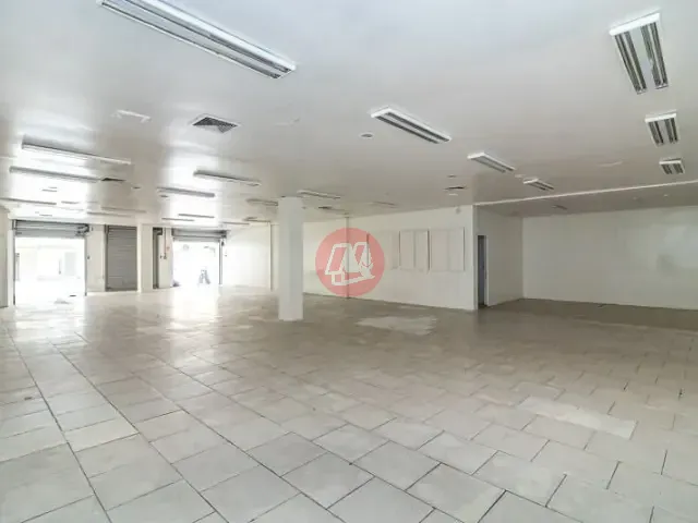 Loja com 294m², para alugar, no bairro Glória em Porto Alegre