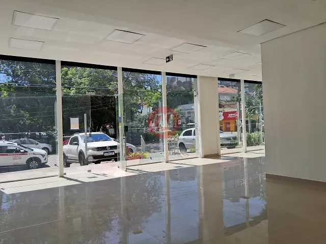 Loja com 102m², para alugar, no bairro Moinhos de Vento em Porto Alegre