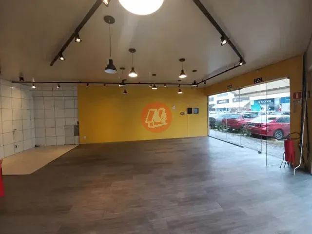 Loja com 56m², para alugar, no bairro Camaquã em Porto Alegre