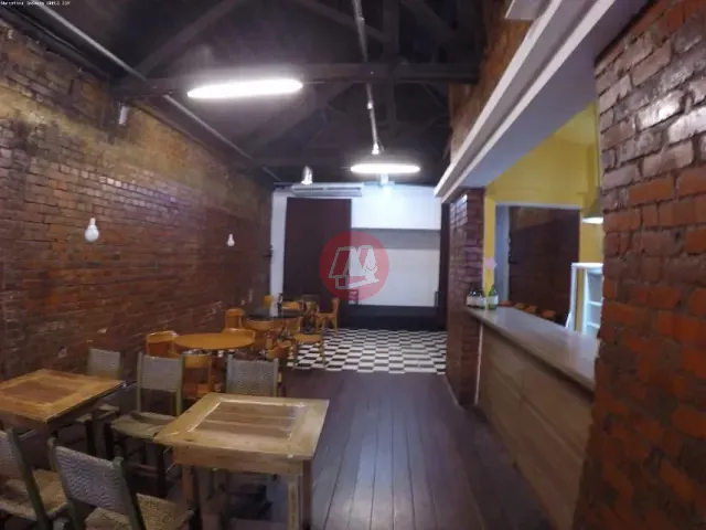 Prédio com 230m², à venda, no bairro Rio Branco em Porto Alegre