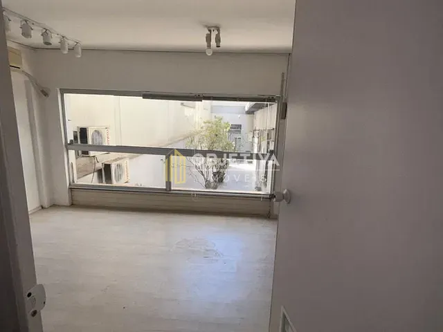 Loja à venda, no bairro Moinhos de Vento em Porto Alegre