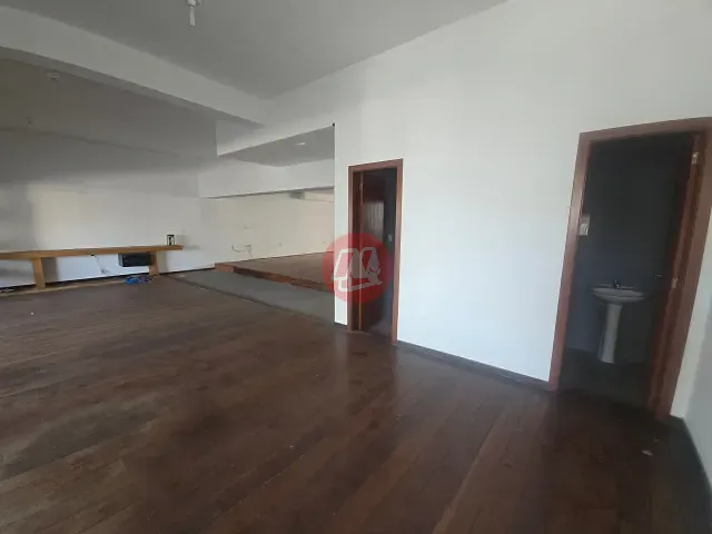 Loja para alugar, no bairro São João em Porto Alegre