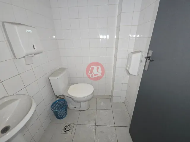 Loja para alugar, no bairro Rio Branco em Porto Alegre