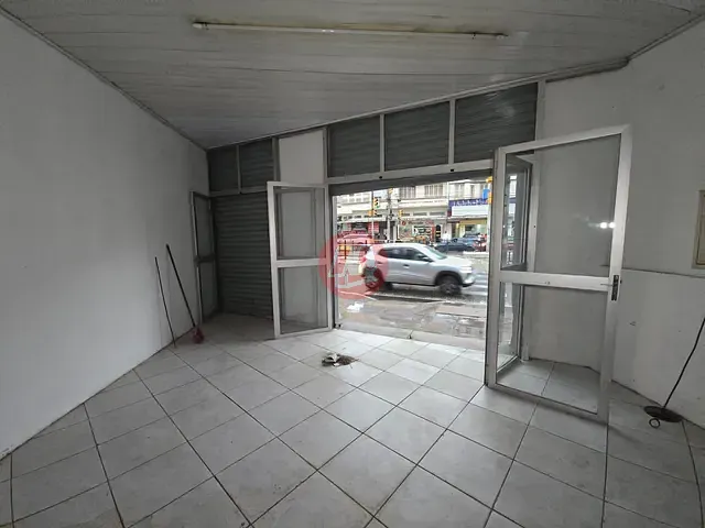 Loja para alugar, no bairro Rio Branco em Porto Alegre