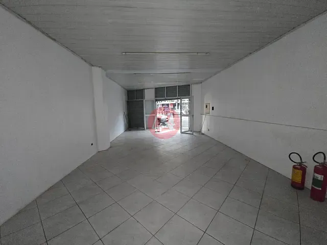 Loja para alugar, no bairro Rio Branco em Porto Alegre
