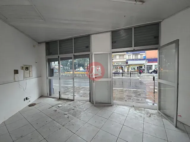 Loja para alugar, no bairro Rio Branco em Porto Alegre