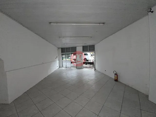 Loja para alugar, no bairro Rio Branco em Porto Alegre