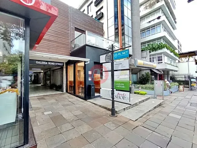 Loja com 65m², à venda ou para alugar, no bairro Moinhos de Vento em Porto Alegre
